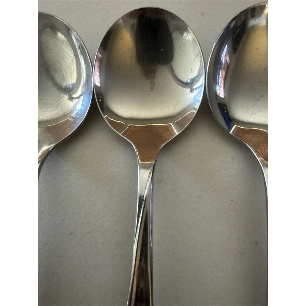 International Silver 100 stainless steel Impression Round Soup Spoon USA‎